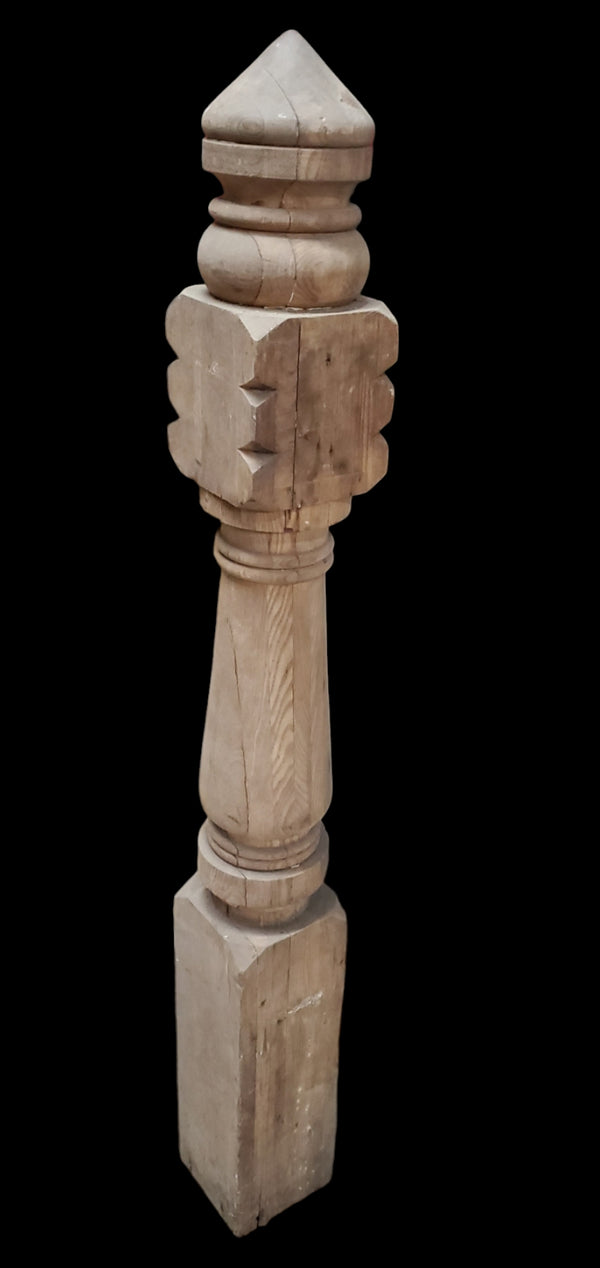 Solid Turned & Carved Oak Newel Post GAM0260