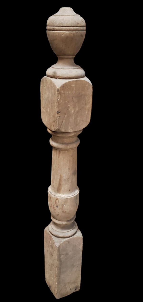 Turned Newel Post GAM0258
