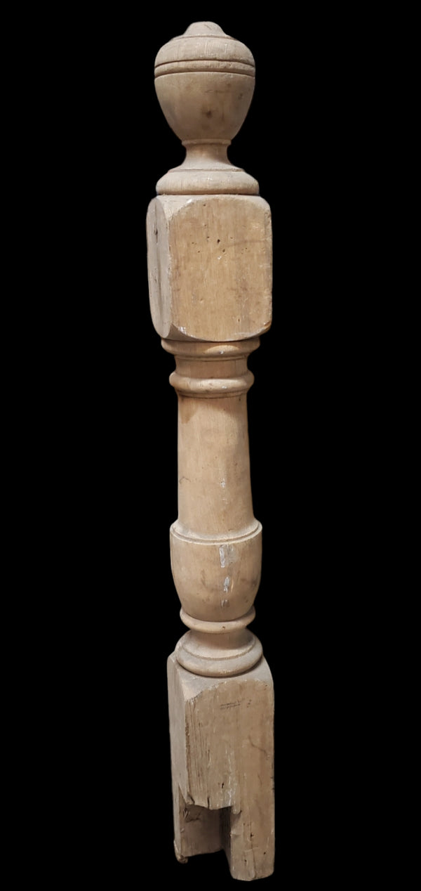 Turned Newel Post GAM0258