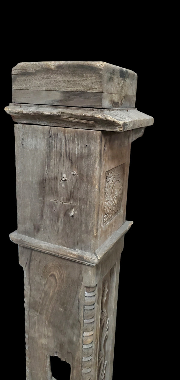 Carved Newel Post GAM0261