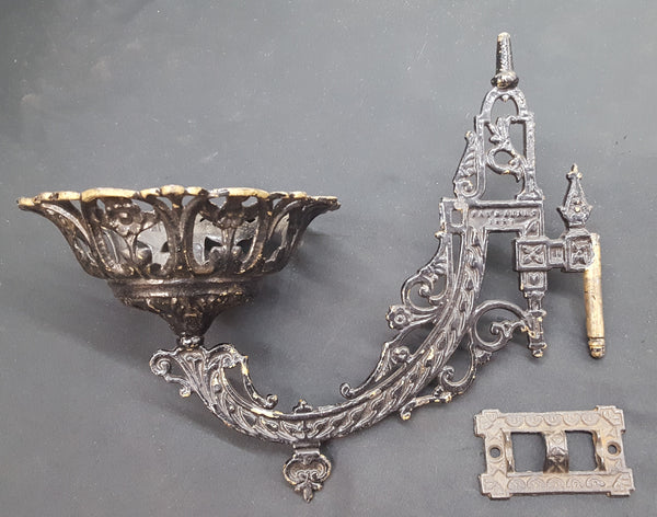 Antique Victorian Black Cast Iron Oil Lamp Swinging Wall Sconce & Wall Bracket #GA2249