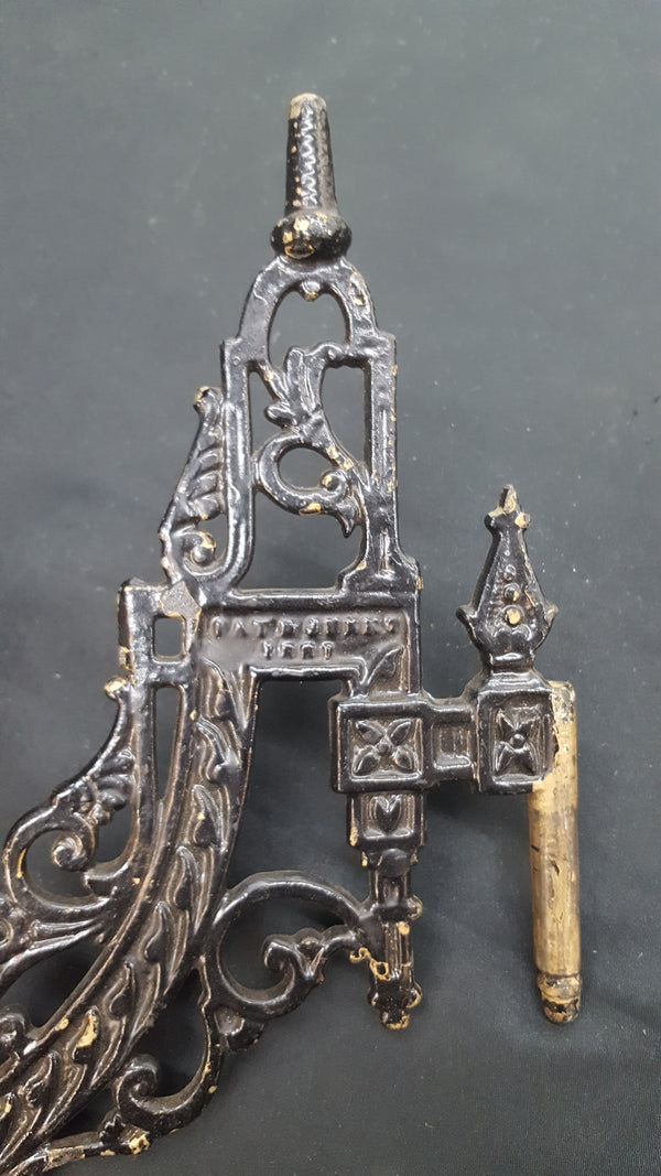 Antique Victorian Black Cast Iron Oil Lamp Swinging Wall Sconce & Wall Bracket #GA2249