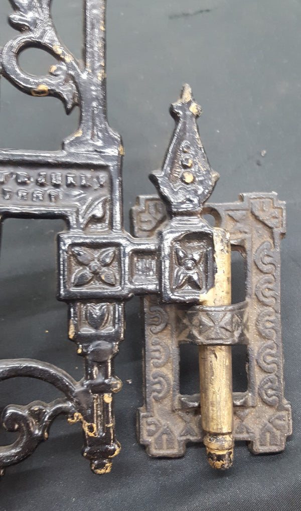 Antique Victorian Black Cast Iron Oil Lamp Swinging Wall Sconce & Wall Bracket #GA2249