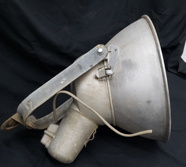 G.E. 1500 Watt Heat Treated Spot Light with Bracket #GA9025