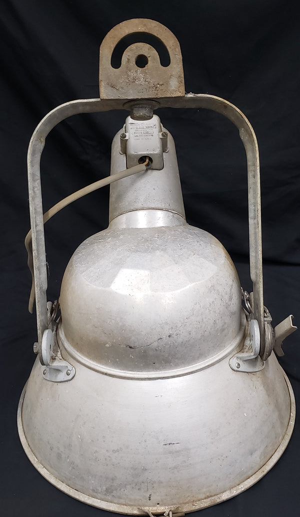 G.E. 1500 Watt Heat Treated Spot Light with Bracket #GA9025