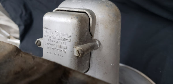 G.E. 1500 Watt Heat Treated Spot Light with Bracket #GA9025