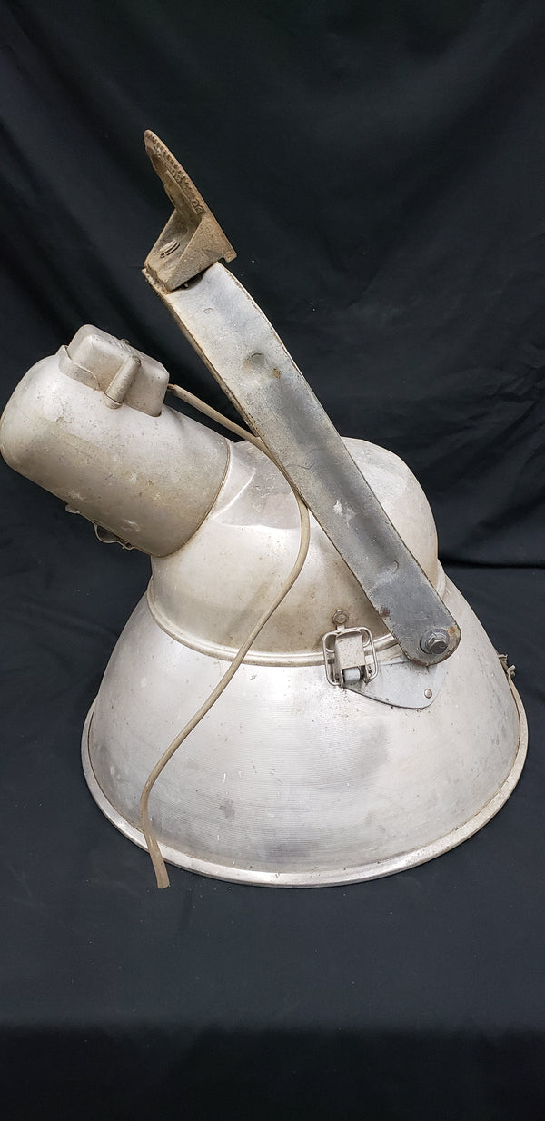 G.E. 1500 Watt Heat Treated Spot Light with Bracket #GA9025