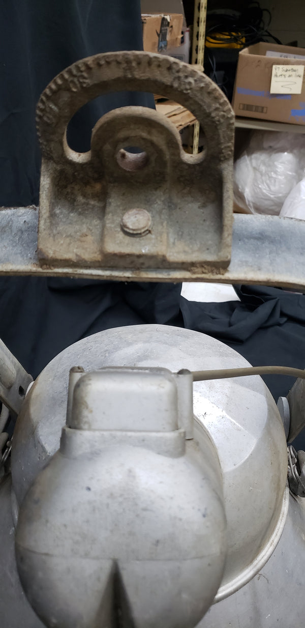 G.E. 1500 Watt Heat Treated Spot Light with Bracket #GA9025