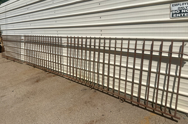 23 Ft of Antique Wrought Iron Picket Fencing GA21013