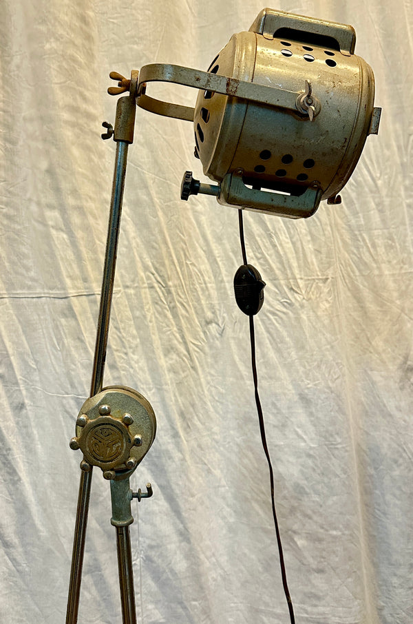 Vintage "Little Giant" Industrial Stage Light *Not Tested* GA10180