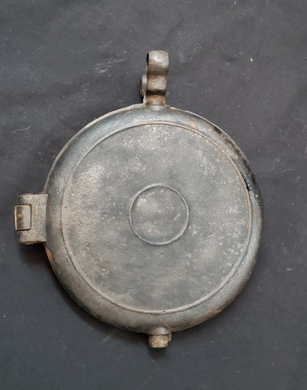 1800's A.G. Patton Model 7/8 Cast Iron Flip Flop Waffle Iron w/ Base GS01077