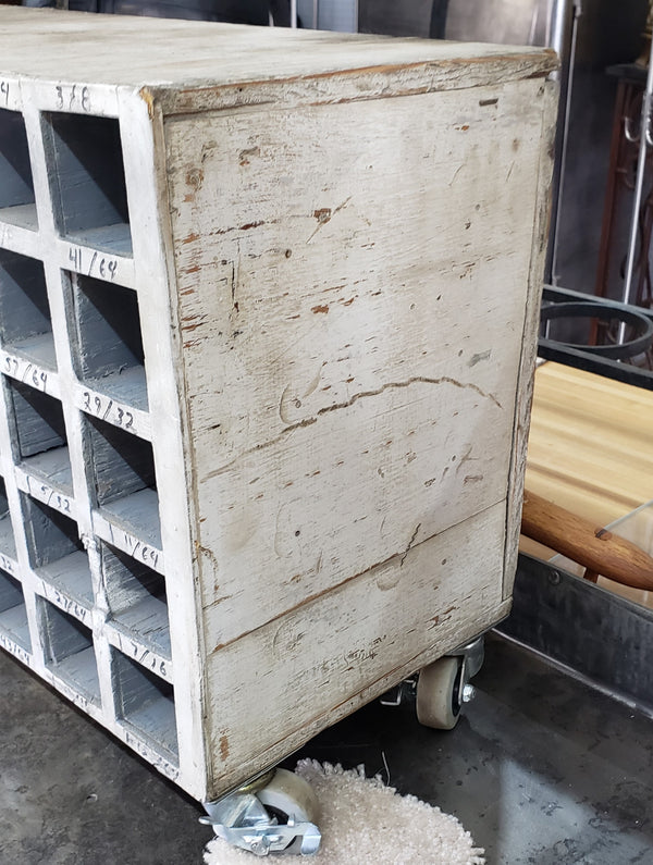 Industrial Salvage Portable Bolt Bin on Casters with 85 Bins GA9334