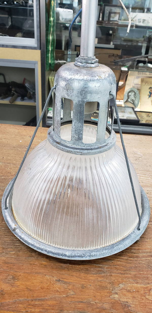 12" Round High Bay Industrial Halophane Light Fixture GA9541