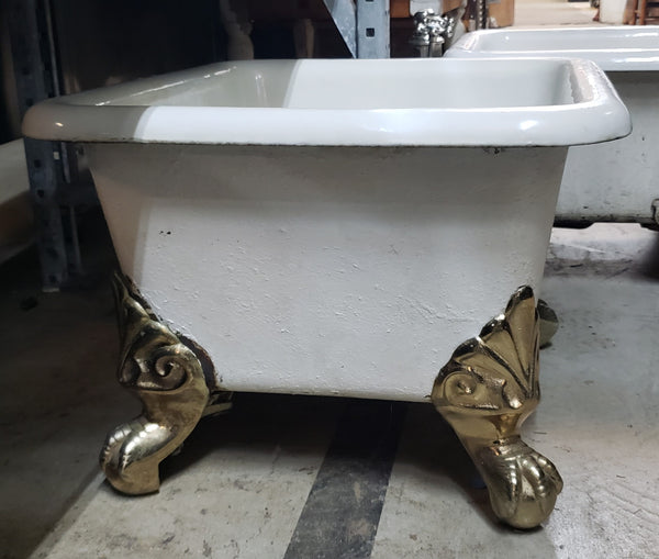 Victorian Claw Foot Cast Iron Foot Bath with Original Porcelain GS00058