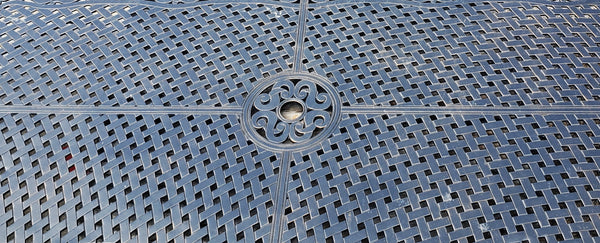 Large Cast Aluminum Basket Weave Design Table Top with Umbrella Hole GS00113