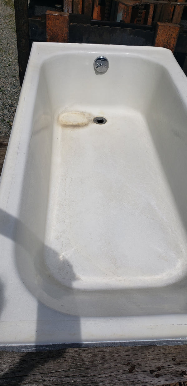 5 Foot Cast Iron Built In Bath Tub w/ Right Side Drain & Front Apron  GS00443
