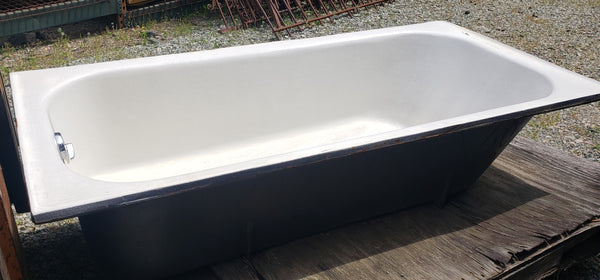 5 Foot Cast Iron Built In Bath Tub w/ Right Side Drain & Front Apron  GS00443