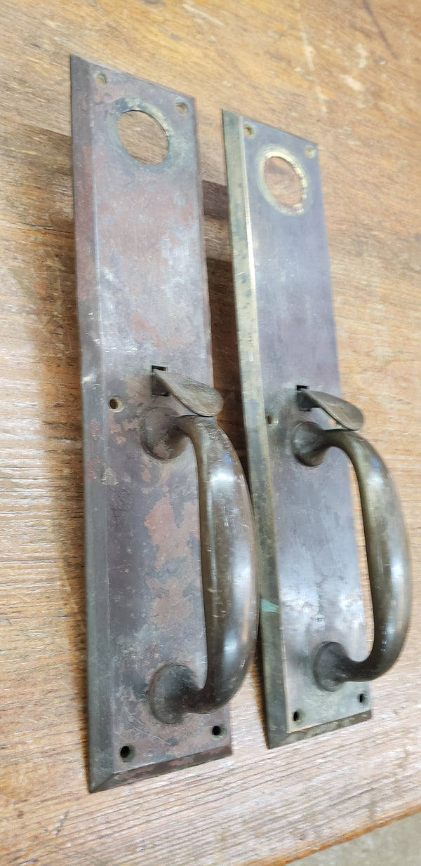 Pair of Large Brass Door Backplates with Thumb Latch & Curved Handles G00448