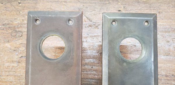 Pair of Large Brass Door Backplates with Thumb Latch & Curved Handles GS00449