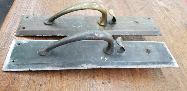 Pair of Large Brass Door Backplates with Thumb Latch & Curved Handles GS00450