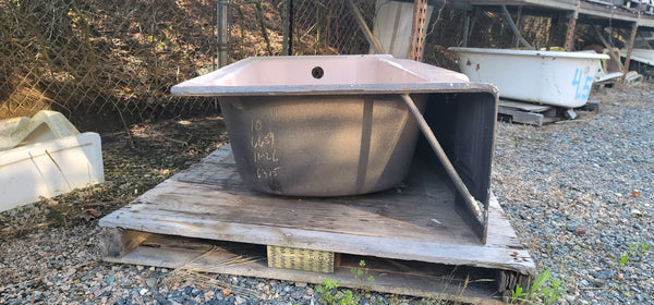 Pink 5' Art Deco Cast Iron Bath Tub w/ Right Drain & Front Apron GS00571