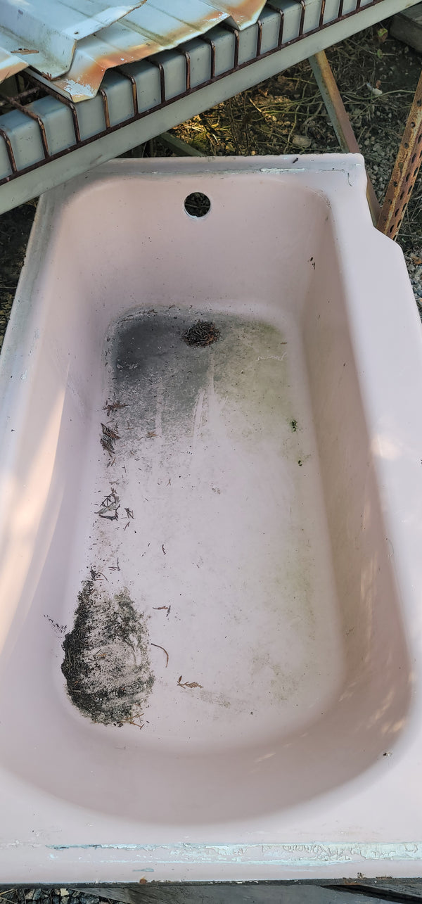 Pink 5' Art Deco Cast Iron Bath Tub w/ Right Drain & Front Apron GS00571
