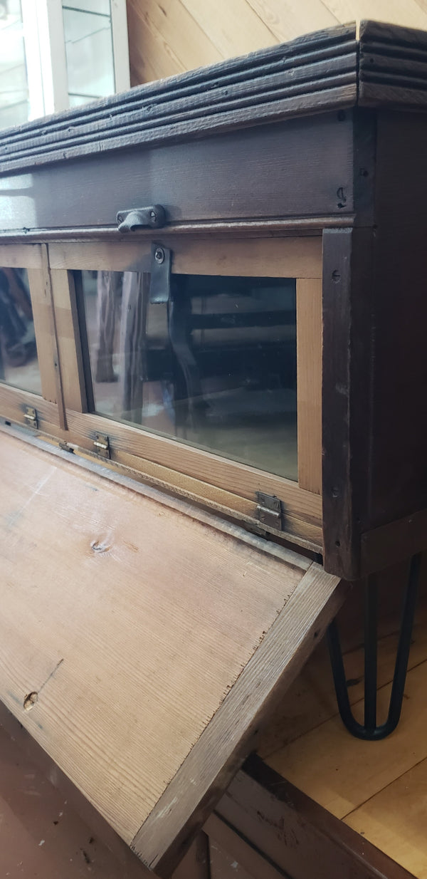 Restored 1921 Queen Chicken Incubator Coffee Table 37 3/4" x 30 3/8" GS01063