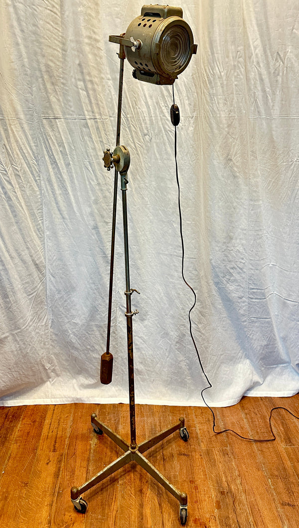 Vintage "Little Giant" Industrial Stage Light *Not Tested* GA10180