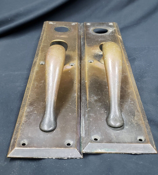 Pair of Large Brass Door Backplates with Thumb Latch & Curved Handles GA9753