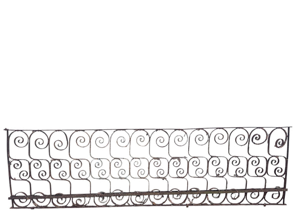 34 Ft of Antique Wrought Iron Fencing GA21040