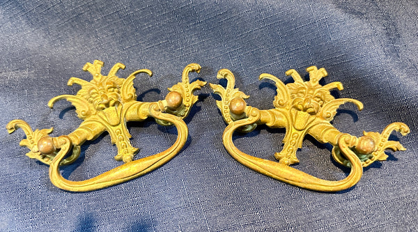 Set of 10 Antique Brass Drawer Pulls + 2 Keyholes GA20405