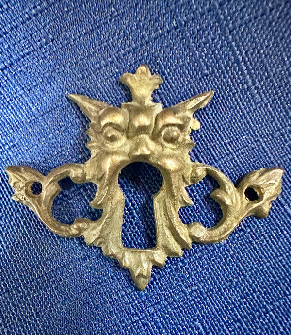 Set of 10 Antique Brass Drawer Pulls + 2 Keyholes GA20405