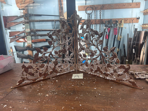 Pair of Cast Iron Rose and Leaf Corbels GS011015