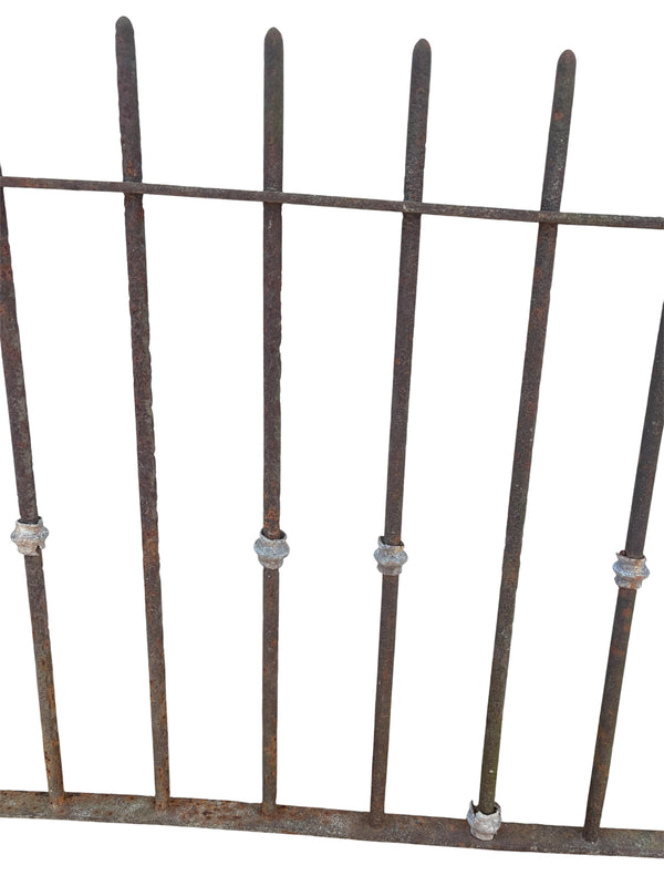 14 feet of antique iron fencing GA21096