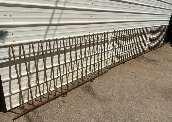 23 Ft of Antique Wrought Iron Picket Fencing GA21013