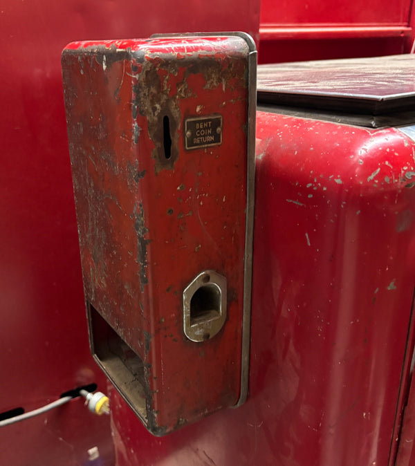 1950s Coke Machine GA21350