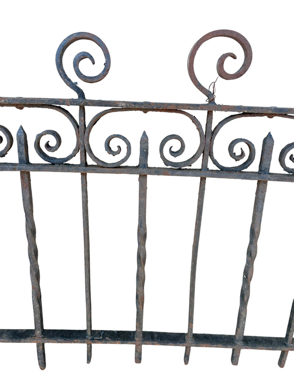 13 feet of antique iron fencing GA21094