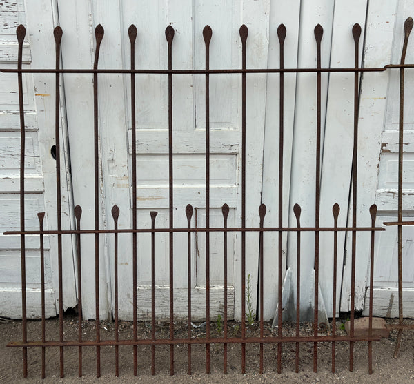 159.5 Feet of Iron Fencing GA21357
