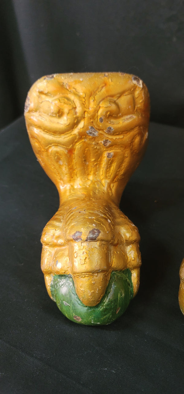 Set of 4 Painted Cast Iron Bathtub or Furniture Claw Feet GS00786