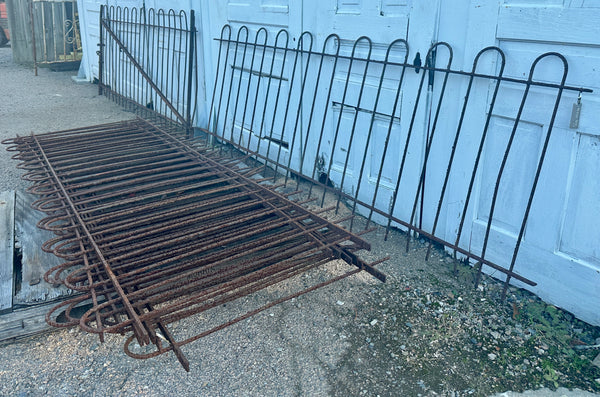 68 Ft Long Antique Iron Hairpin Fencing Set w/ Gate Section GA20511