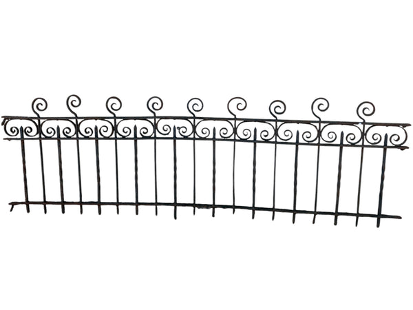 13 feet of antique iron fencing GA21094