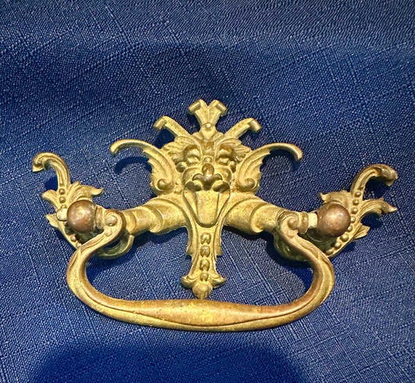 Set of 10 Antique Brass Drawer Pulls + 2 Keyholes GA20405