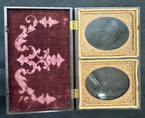 Antique Victorian Thermoplastic Ambrotype Photo Case w/ Velvet Interior GA20541