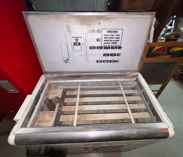 Vintage 7 Up Machine GA21352
