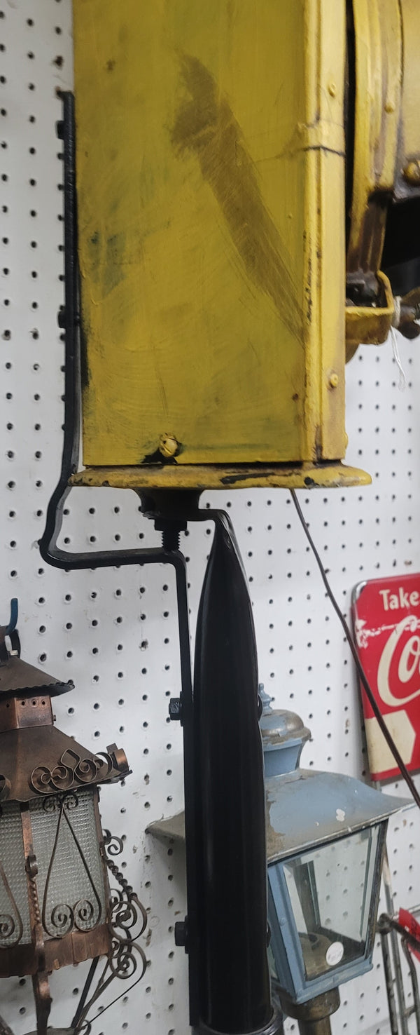 Vintage Blinking Traffic Light with Industrial Steel Base 93 1/2" Tall GS00939