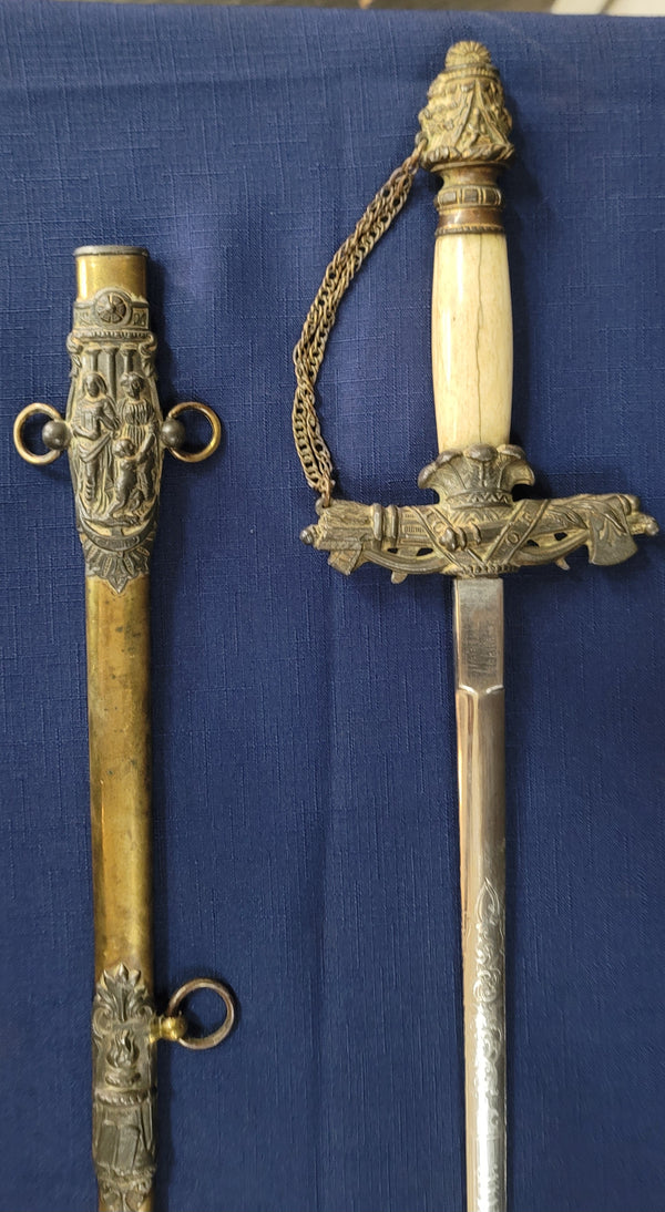 1900s Masonic Knights Templar Wool Dress Uniform w/ Sword & Scabbard GS00903