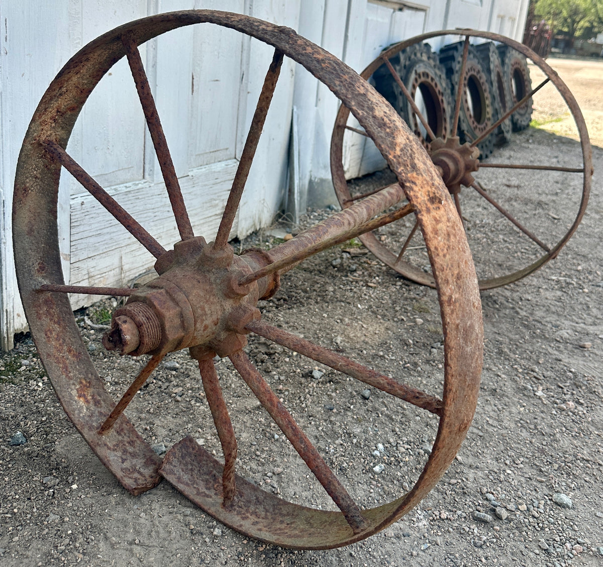 Antique Cast Iron Wagon Wheel & Axle Assembly GA20954 – Governor's ...