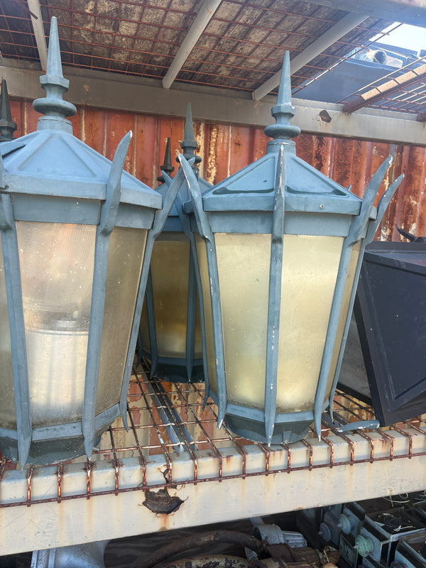 UVA Campus Single Cast Aluminum Lamp Post GS6003
