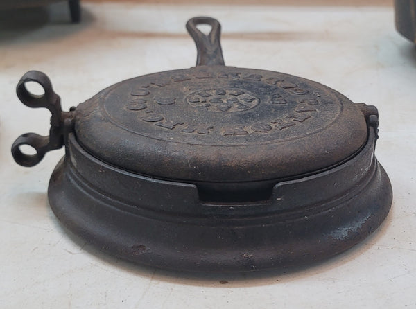 1800's A.G. Patton Model 7/8 Cast Iron Flip Flop Waffle Iron w/ Base GS01077