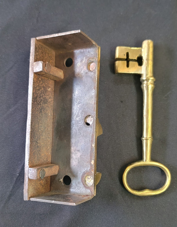 Restored Left Carpenter Rim Lock Set w/ Key & Knobs 6 1/4" x 3 3/4" GS00975